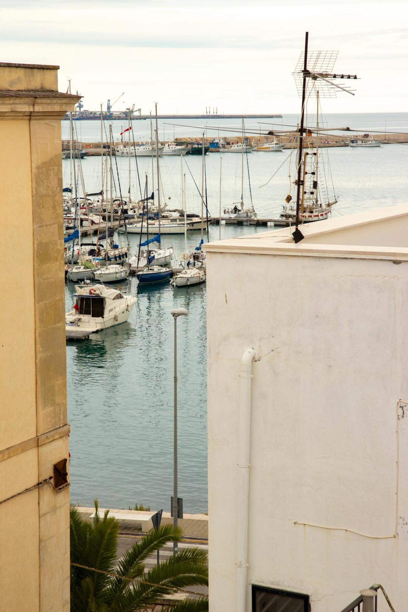 Palazzo Donnamaria Apartment Manfredonia Luaran gambar